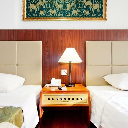 Diamond Hotel Phnom Penh Eksteriør bilde