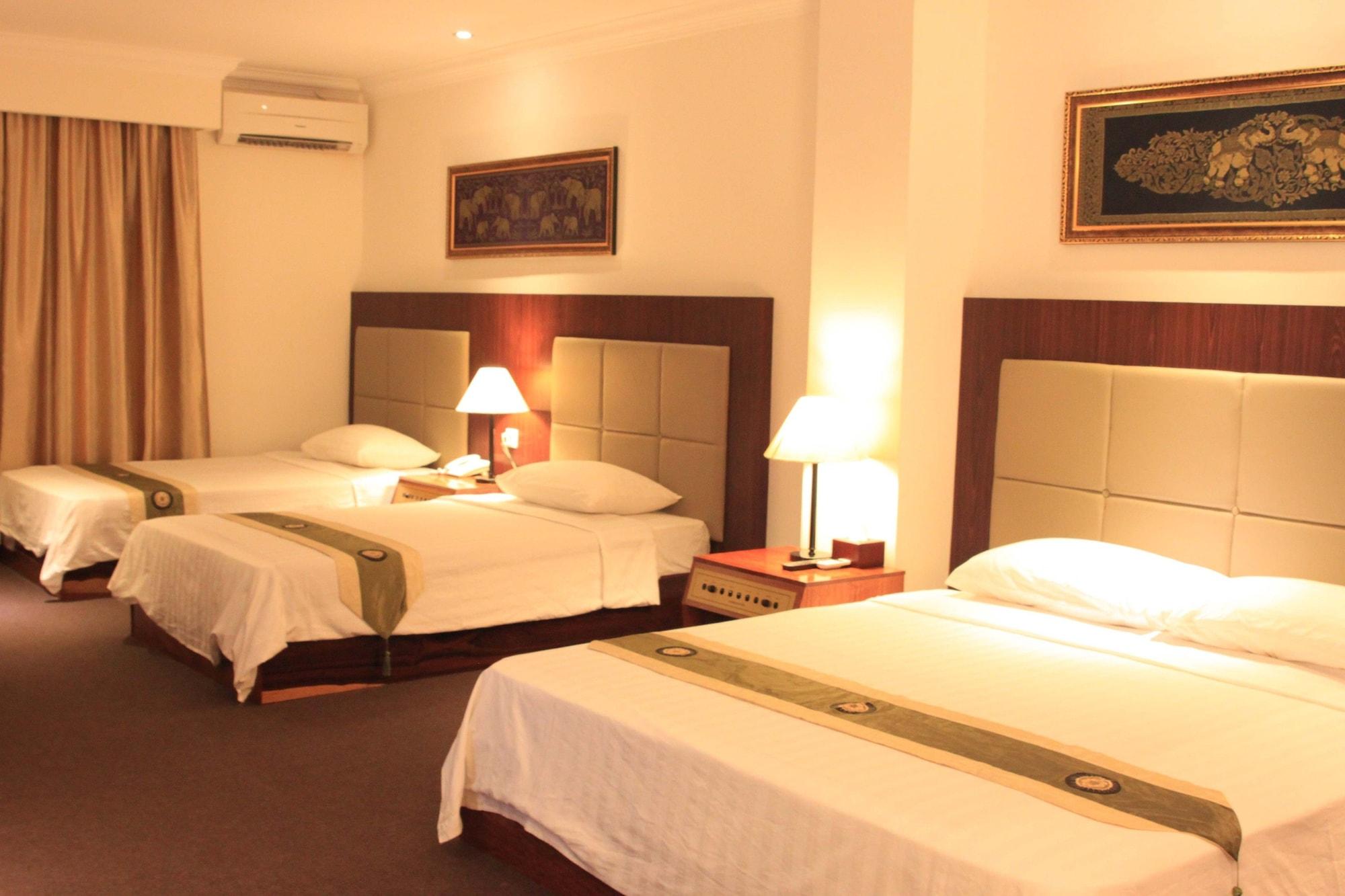 Diamond Hotel Phnom Penh Eksteriør bilde