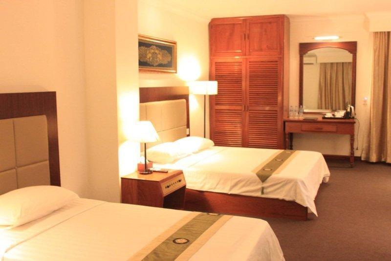 Diamond Hotel Phnom Penh Eksteriør bilde