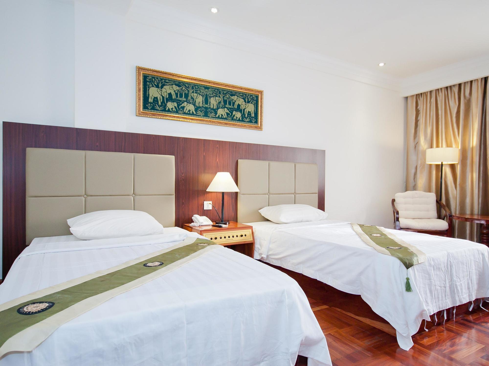 Diamond Hotel Phnom Penh Eksteriør bilde