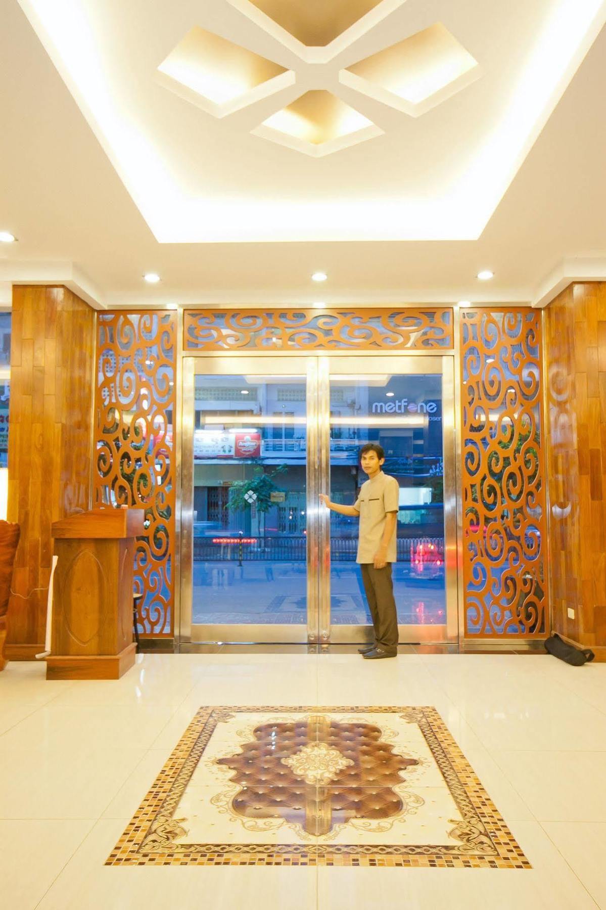 Diamond Hotel Phnom Penh Eksteriør bilde