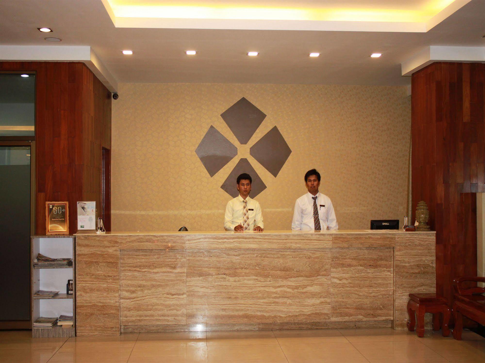 Diamond Hotel Phnom Penh Eksteriør bilde