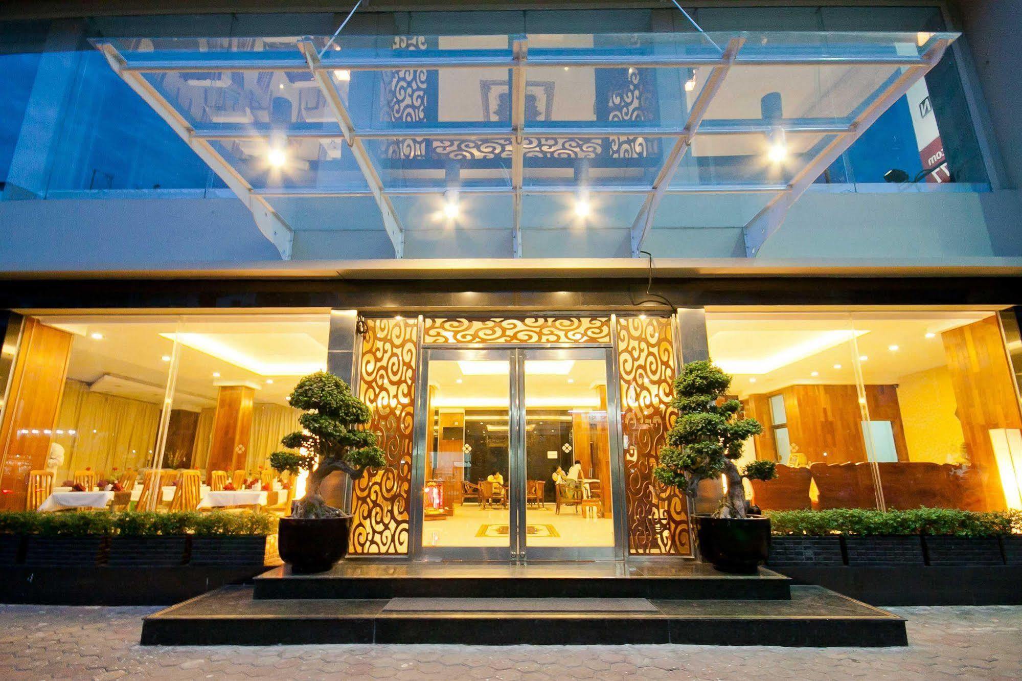 Diamond Hotel Phnom Penh Eksteriør bilde