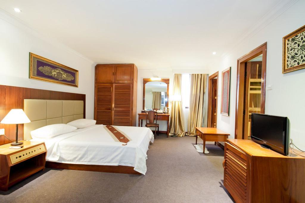Diamond Hotel Phnom Penh Eksteriør bilde