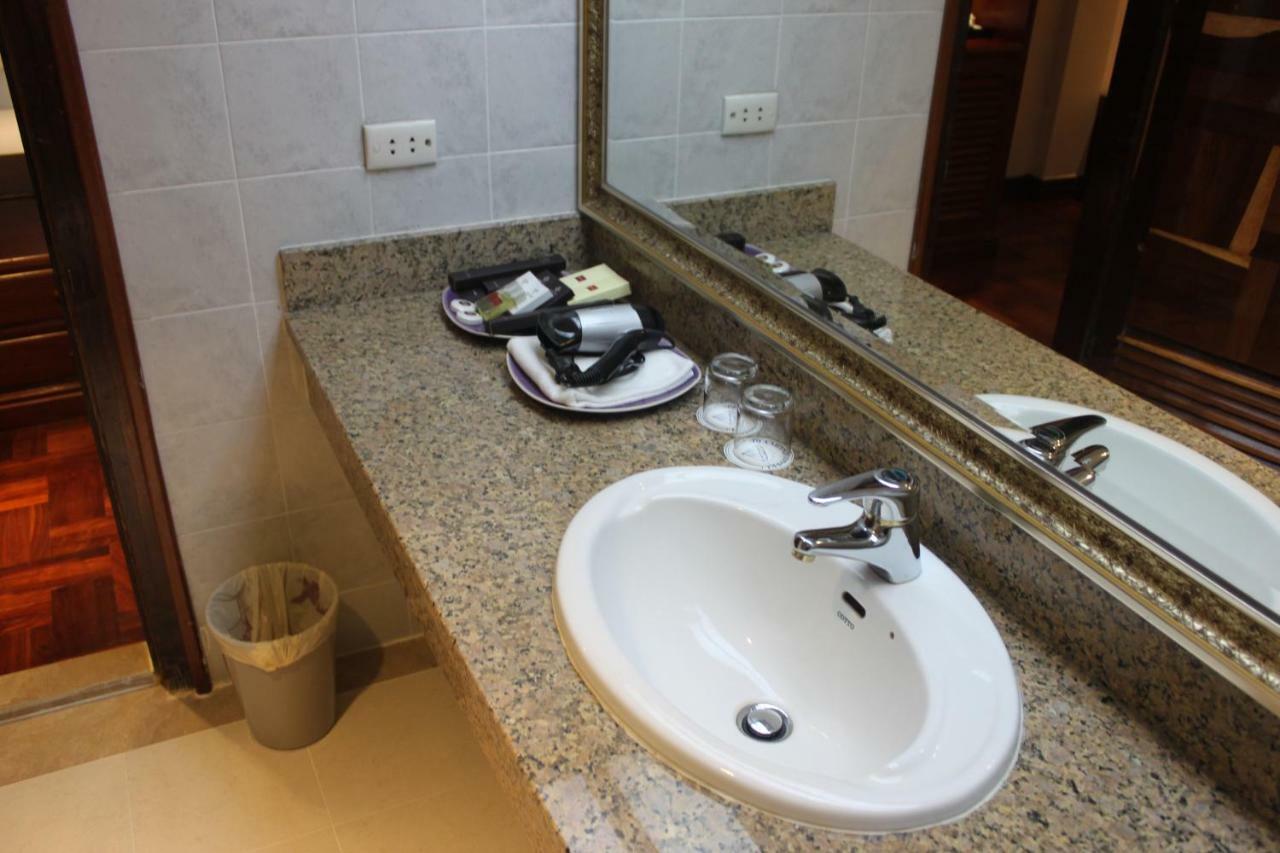 Diamond Hotel Phnom Penh Eksteriør bilde